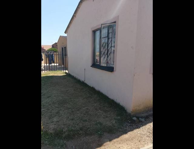 2 BEDROOM HOUSE FOR SALE IN LIFATENG